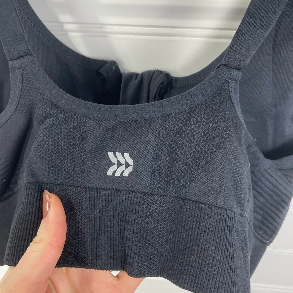 All in Motion Black Sports Bra Large Women’s - Picture 4 of 9